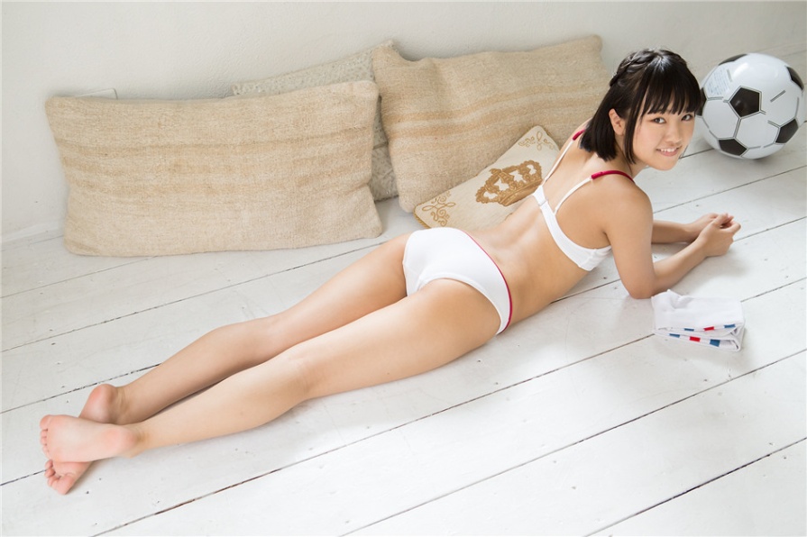 日本少女香月りお可爱内衣个性球袜写真(第55页)