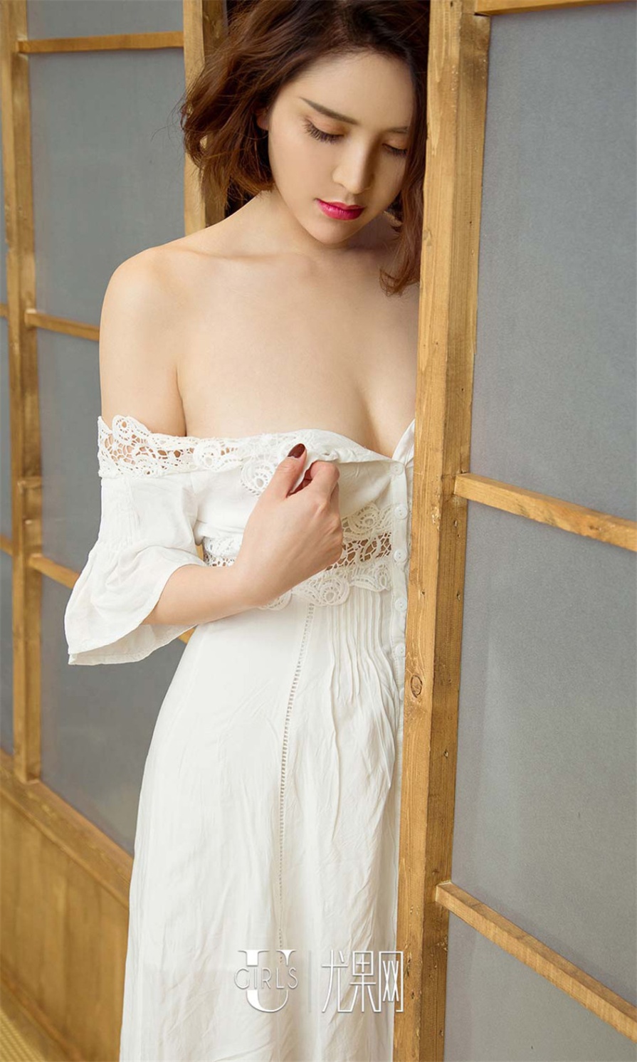  短发美女林鑫酥胸诱惑写真高清大图(第31页)