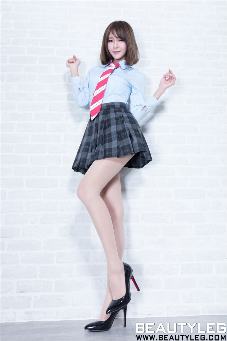 台湾短发美女Winnie丝袜美腿大尺度写真(第22页)