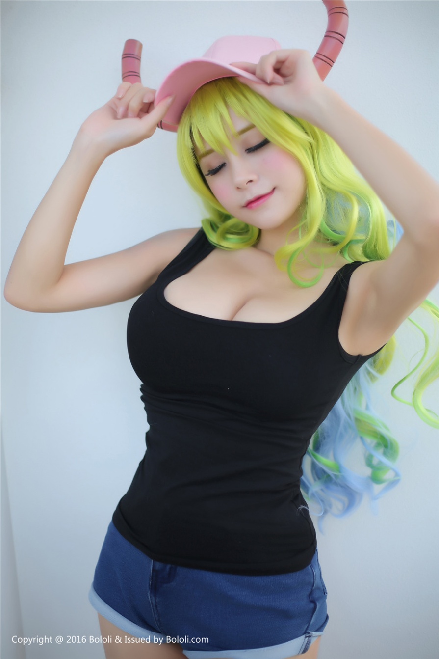 童颜巨乳柳侑绮cosplay乔巴写真(第15页)