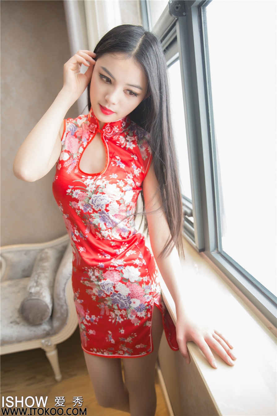 中国美女小曦私房超短旗袍写真图片(第6页)