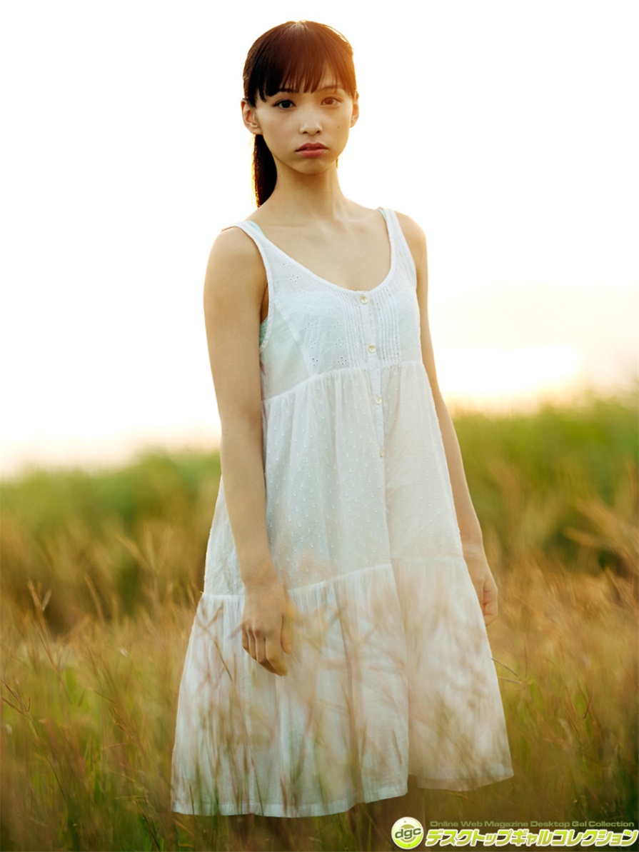 日本美女鶴巻星奈睡衣制服比基尼户外高清写真(第24页)