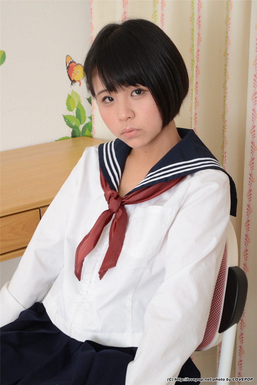日本短发美女千寿まゆ学生装大尺度诱惑写真(第3页)
