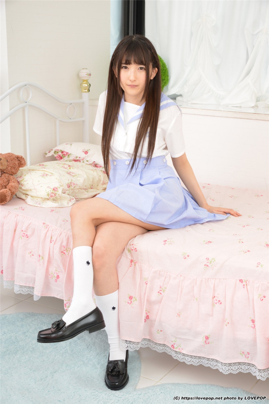 日本美女鵜久森ほ可爱学生妹内衣诱惑写真(第48页)