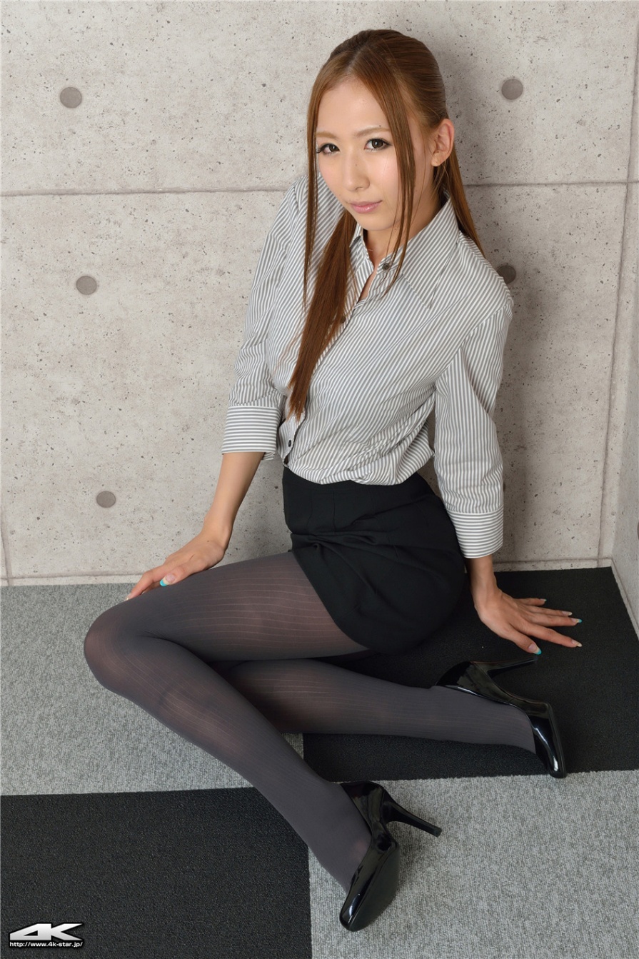 日本美女秘书岩崎由衣黑丝美腿高清写真(第69页)