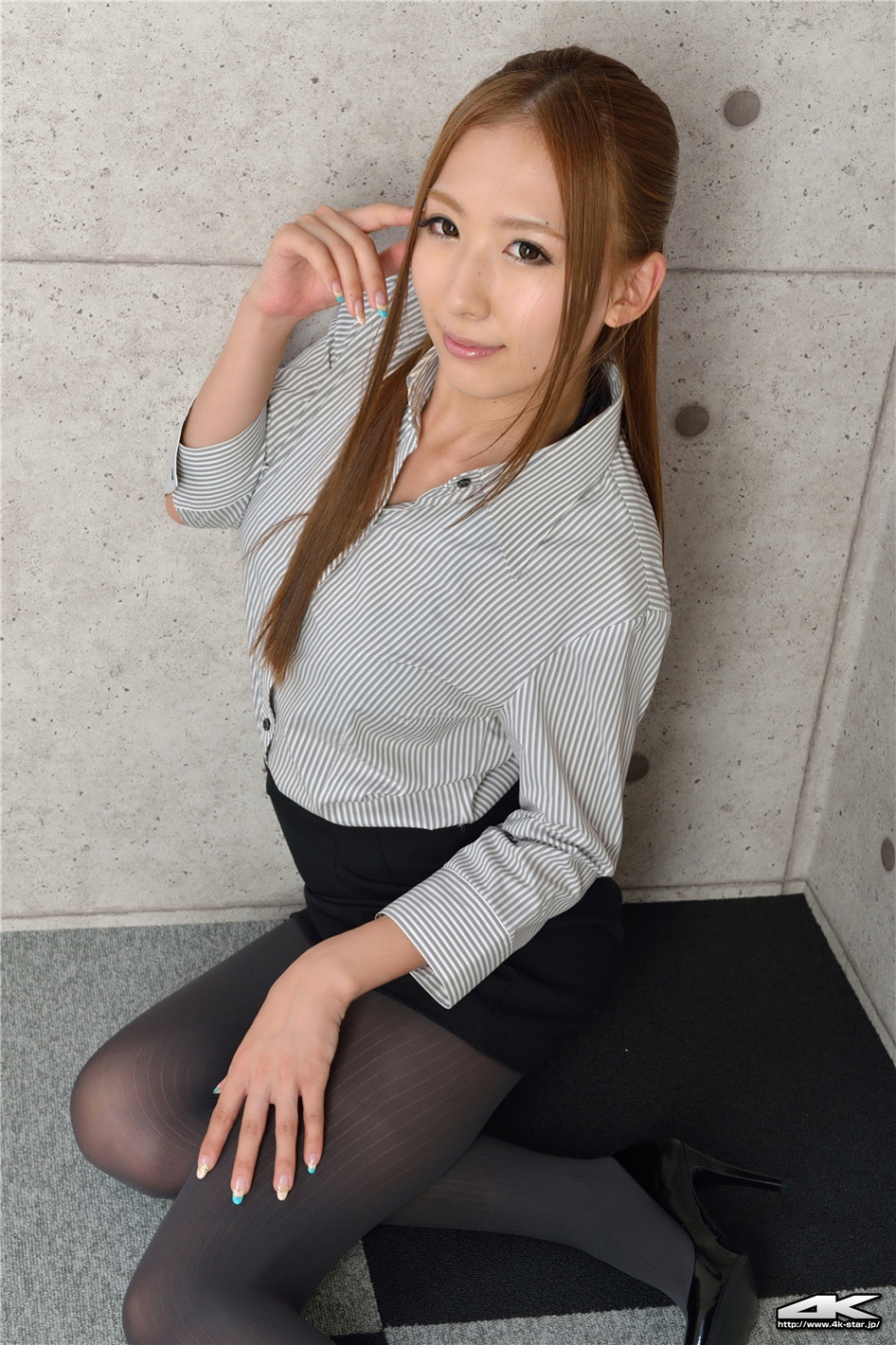 日本美女秘书岩崎由衣黑丝美腿高清写真(第76页)