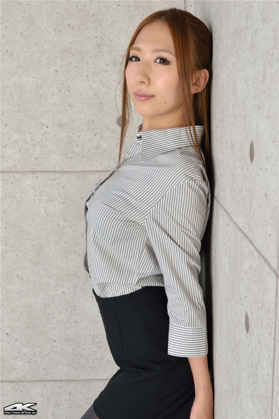 日本美女秘书岩崎由衣黑丝美腿高清写真(第81页)