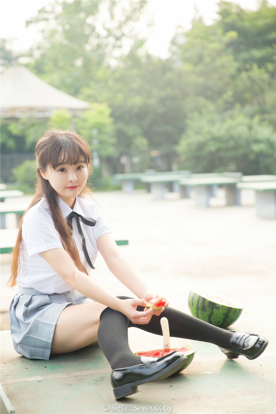 90后童颜巨乳柳侑绮sevenbaby性感生活照(第15页)
