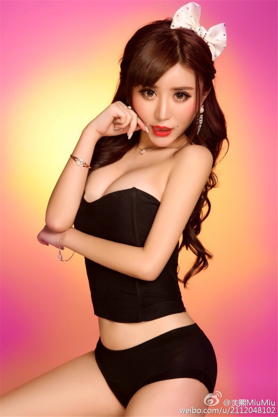 可爱女生美熙MiuMiu户外爆乳诱惑生活照(第23页)