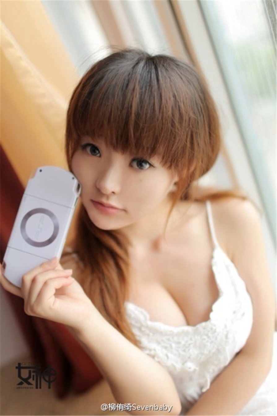 90后coser柳侑绮sevenbaby cosplay卡通美女巨乳诱惑写真(第22页)