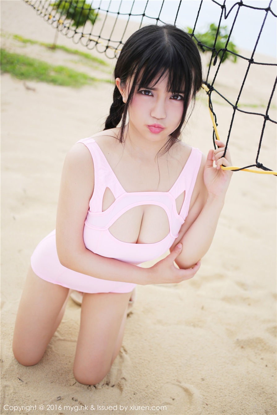 童颜巨乳小萝莉崔乖艺户外大尺度性感写真(第22页)