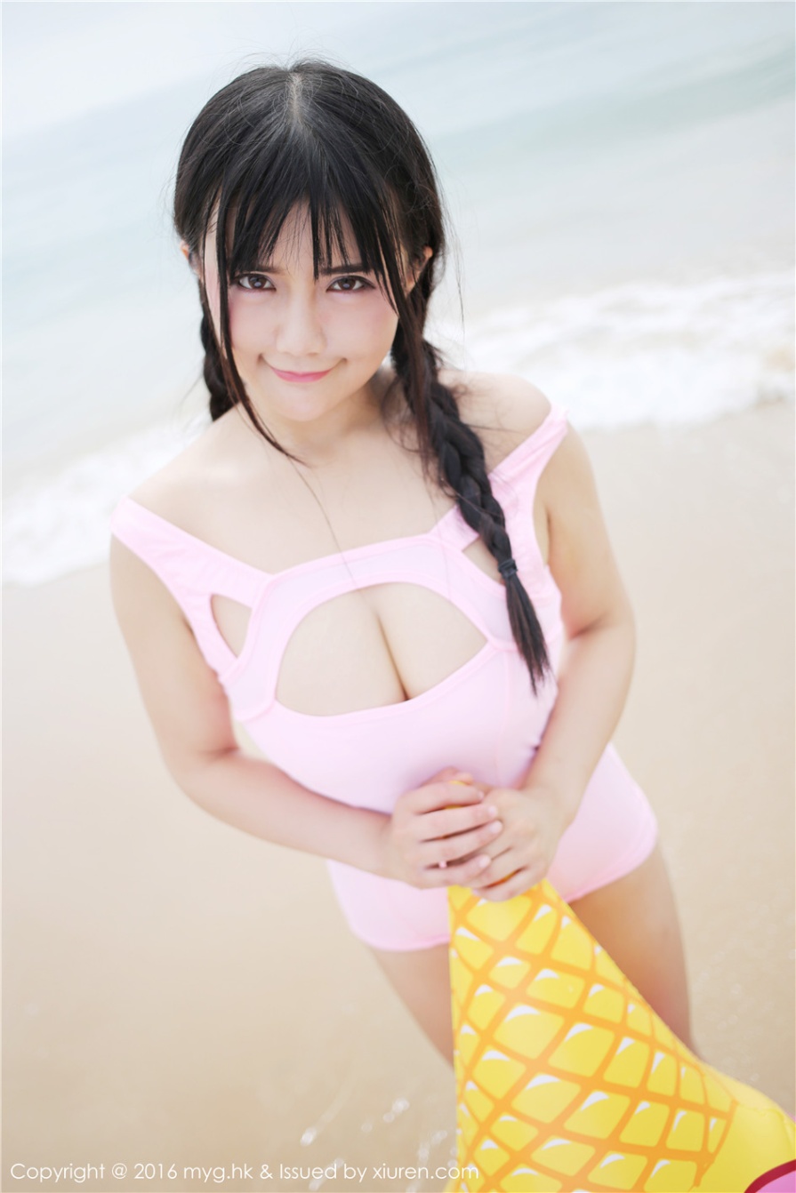 童颜巨乳小萝莉崔乖艺户外大尺度性感写真(第35页)