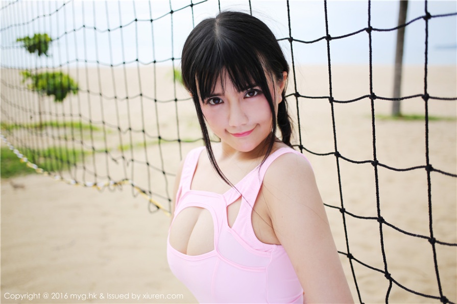 童颜巨乳小萝莉崔乖艺户外大尺度性感写真(第47页)