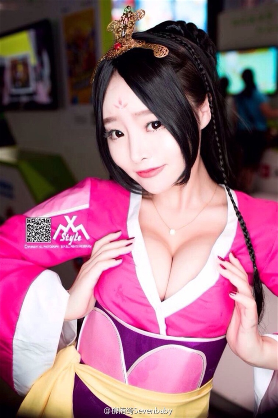 90后童颜巨乳柳侑绮sevenbaby cosplay性感自拍(第17页)