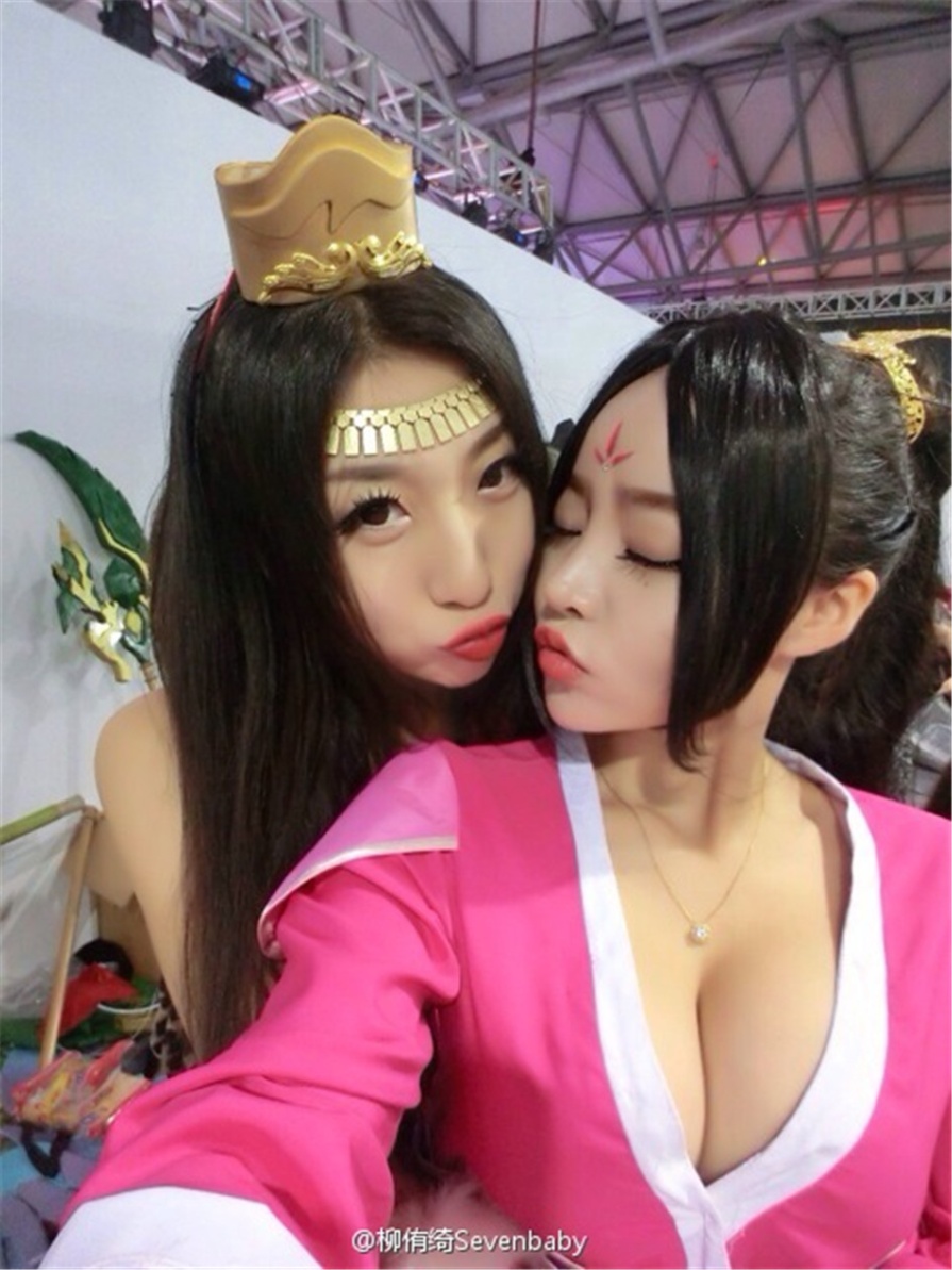 90后童颜巨乳柳侑绮sevenbaby cosplay性感自拍(第22页)