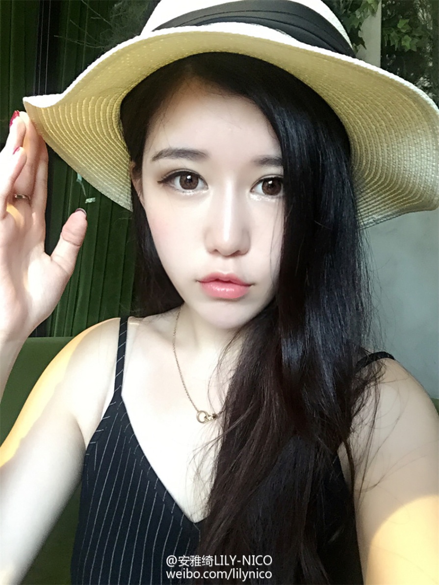 长腿嫩模安雅绮唯美生活照(第28页)