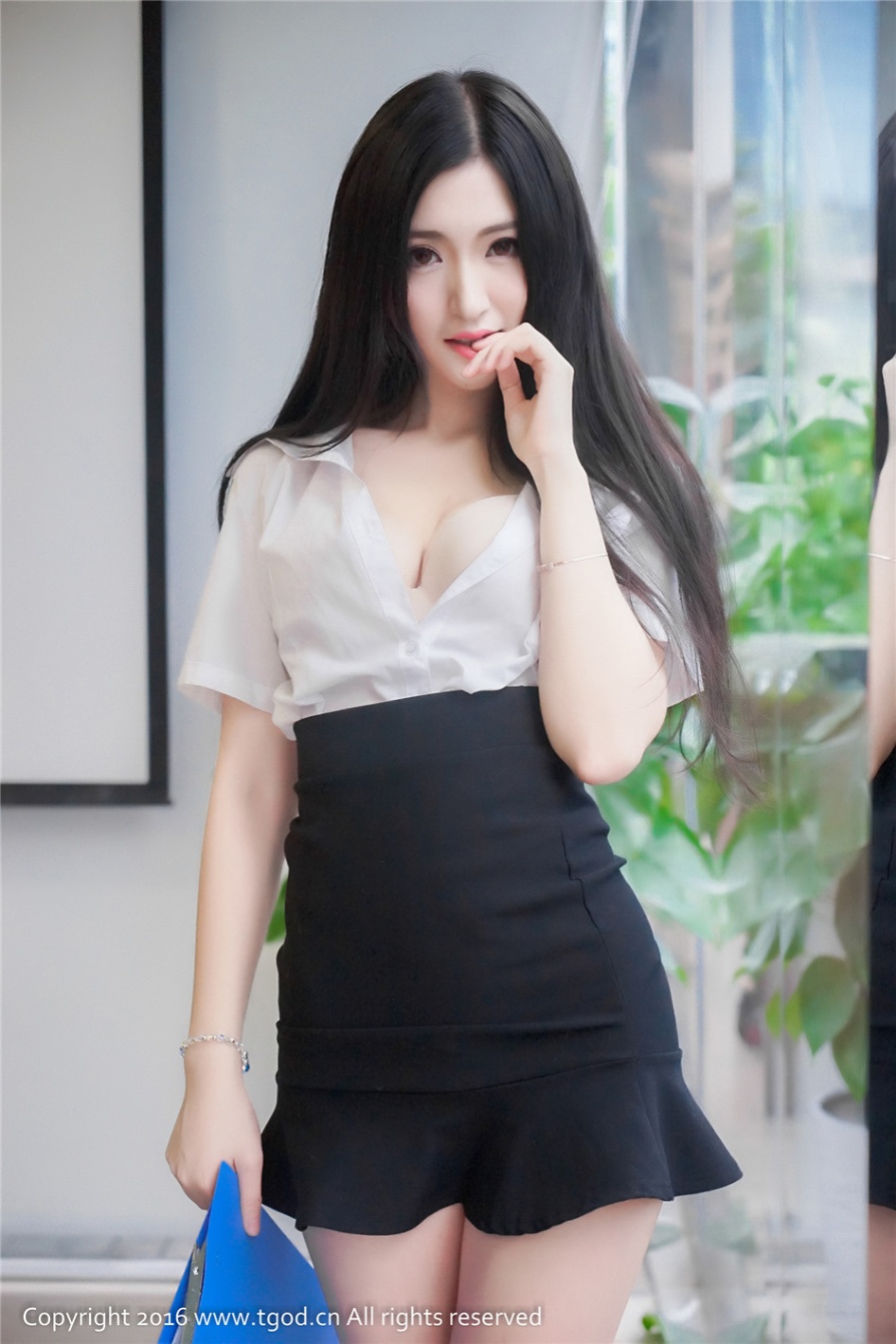 气质美女沈梦瑶OL制服爆乳丝袜诱惑写真图片(第25页)