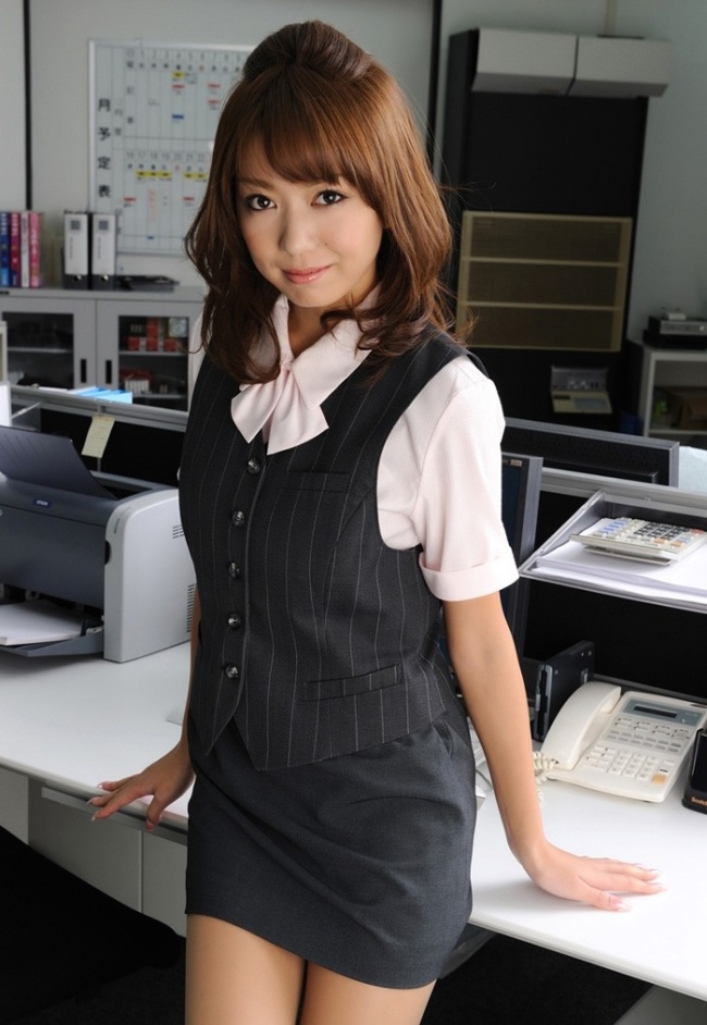 日本少妇办公室黑丝秘书制服诱惑写真图片(第2页)