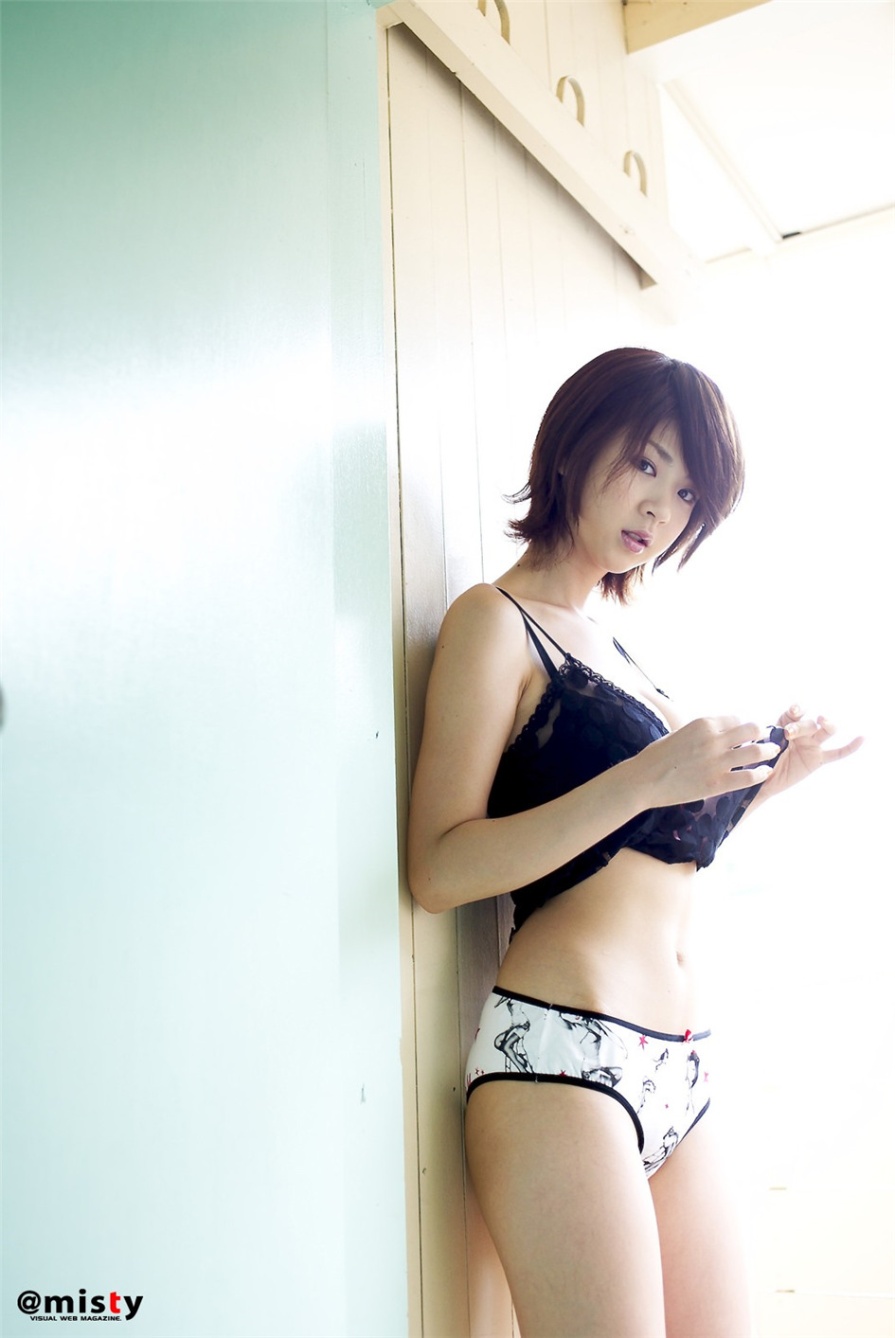 [@misty]短发日本美女ほしのあき童颜巨乳诱惑泳装图片(第45页)