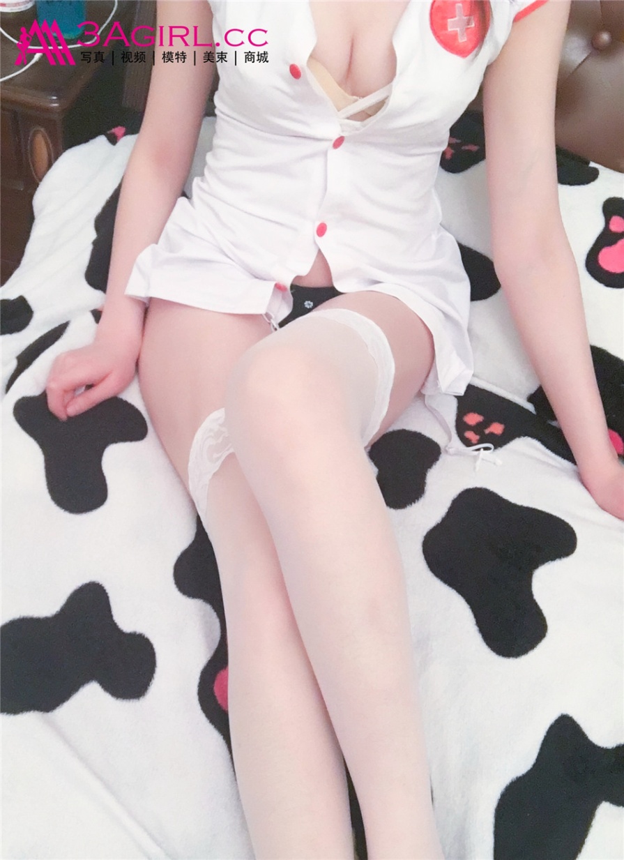 巨乳嫩模护士装沫沫大尺度诱惑私拍(第36页)