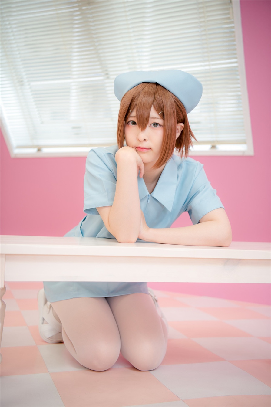 Cosplay写真《美少年部屋》卡哇伊白丝袜护士装图片(第21页)