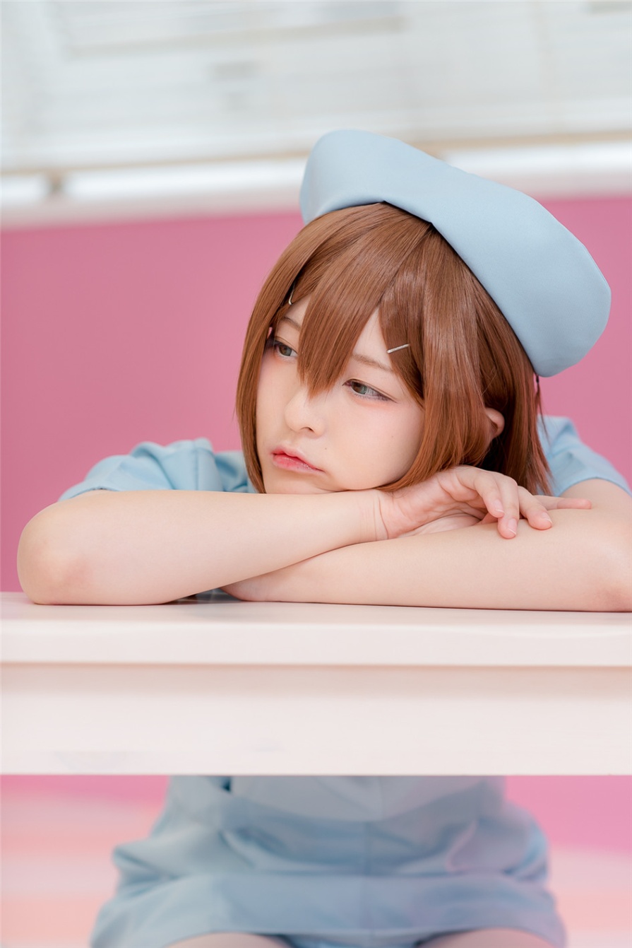 Cosplay写真《美少年部屋》卡哇伊白丝袜护士装图片(第28页)