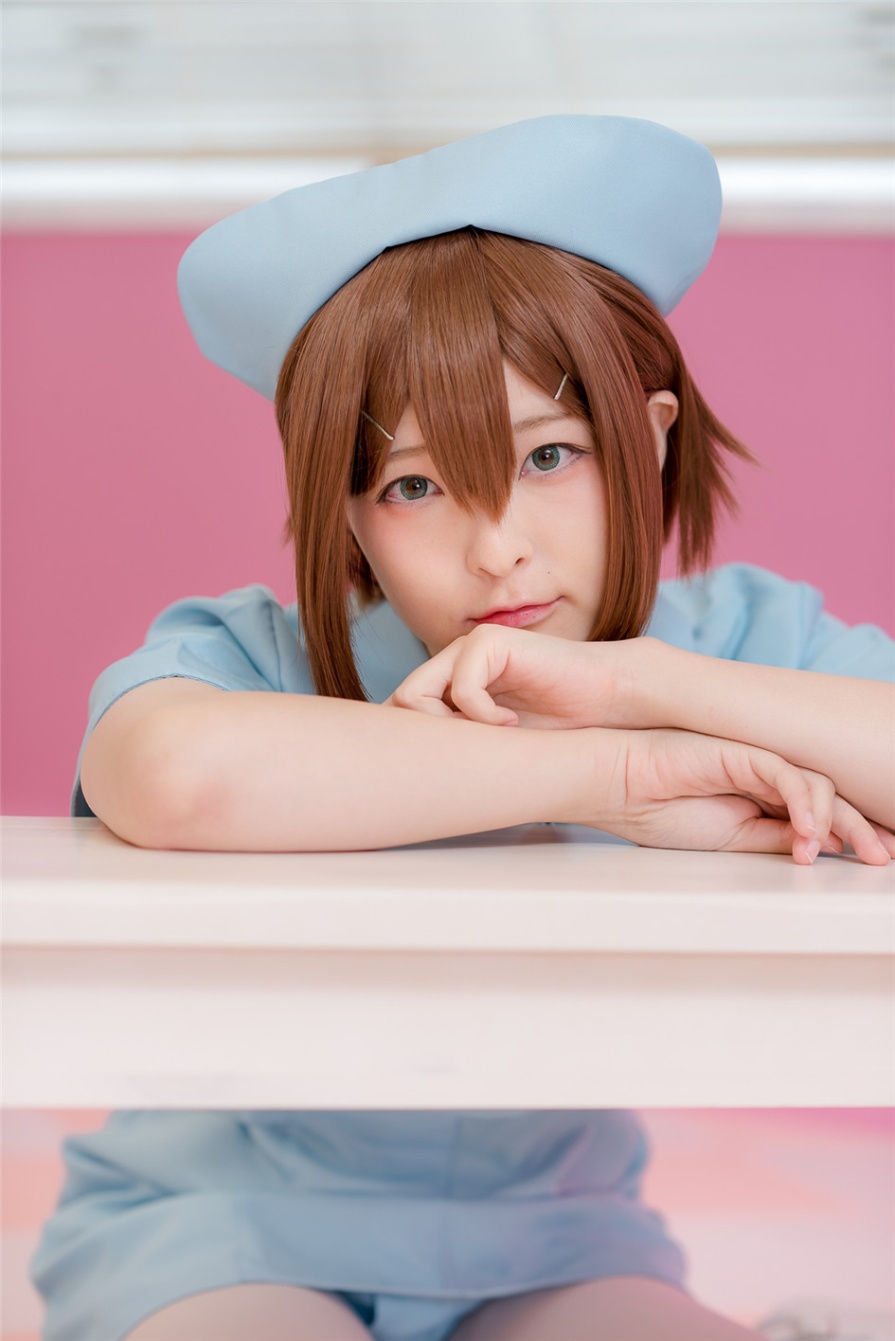 Cosplay写真《美少年部屋》卡哇伊白丝袜护士装图片(第31页)