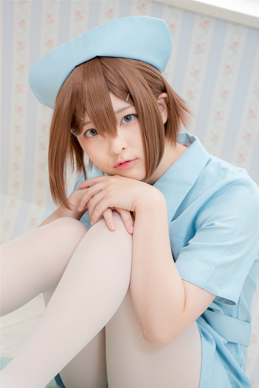 Cosplay写真《美少年部屋》卡哇伊白丝袜护士装图片(第68页)
