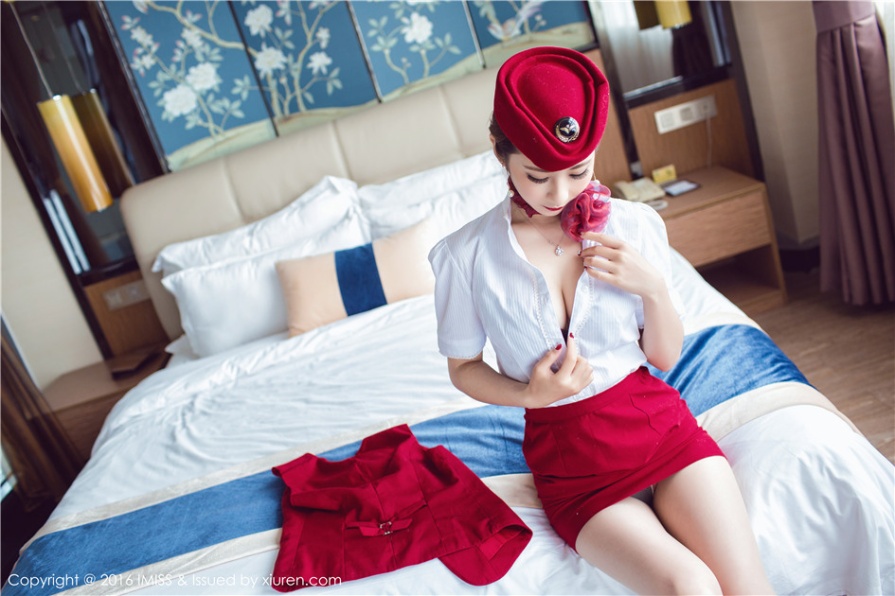 80后美腿尤物莉莉Lily空姐制服大尺度私拍图片(第18页)