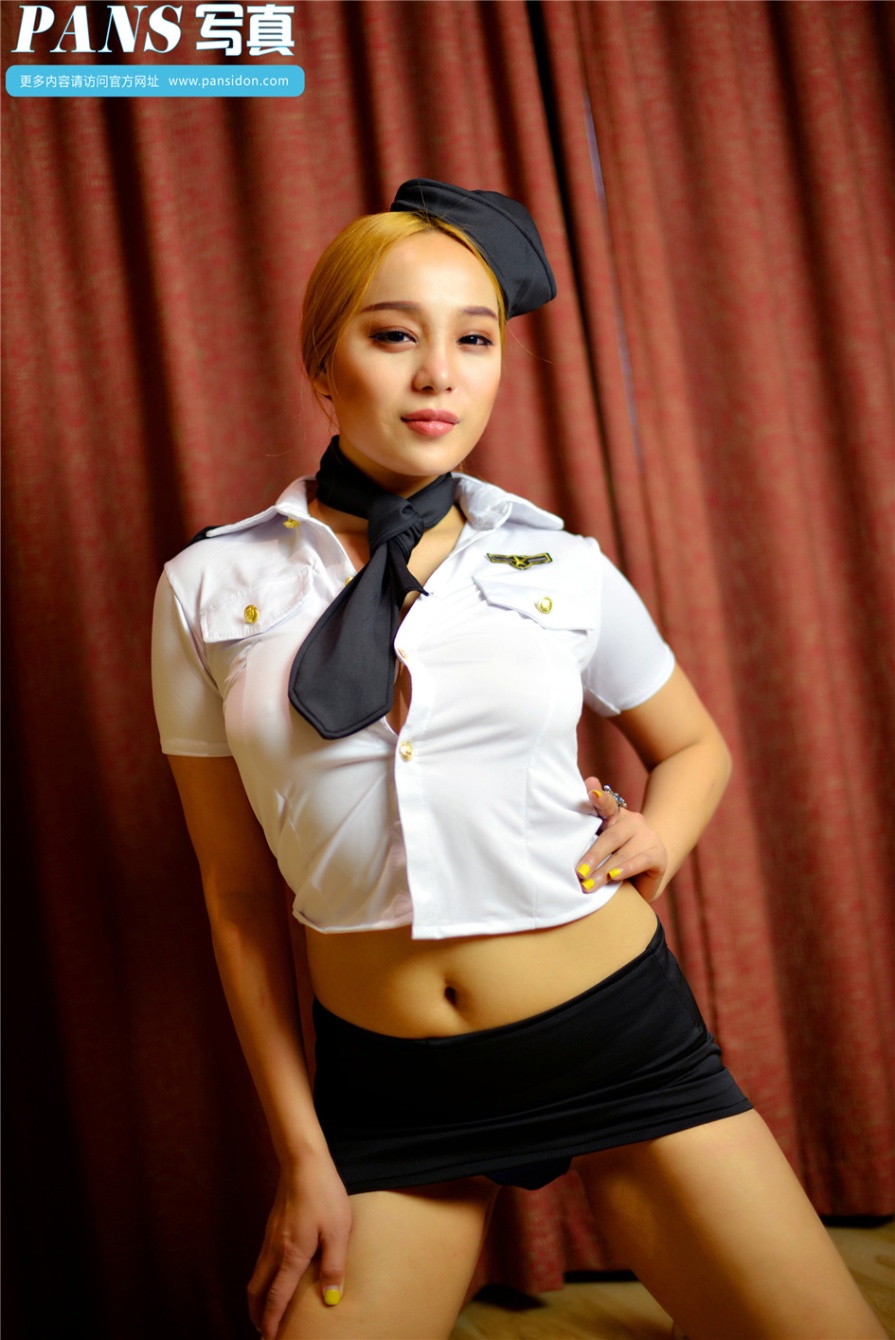 80后金发女郎妮妮性感空姐制服诱惑图片(第13页)