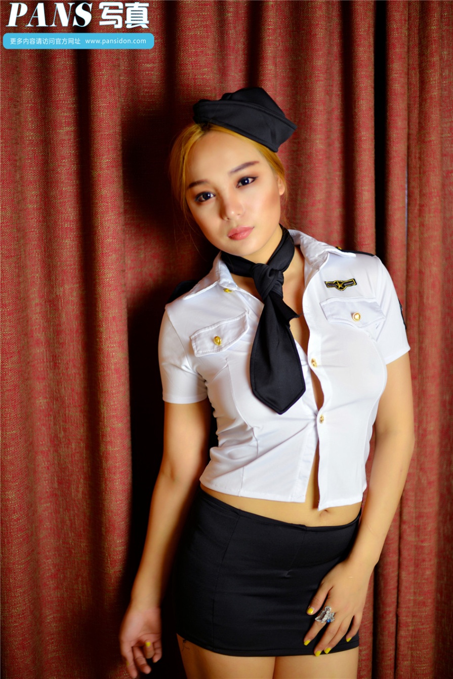 80后金发女郎妮妮性感空姐制服诱惑图片(第16页)