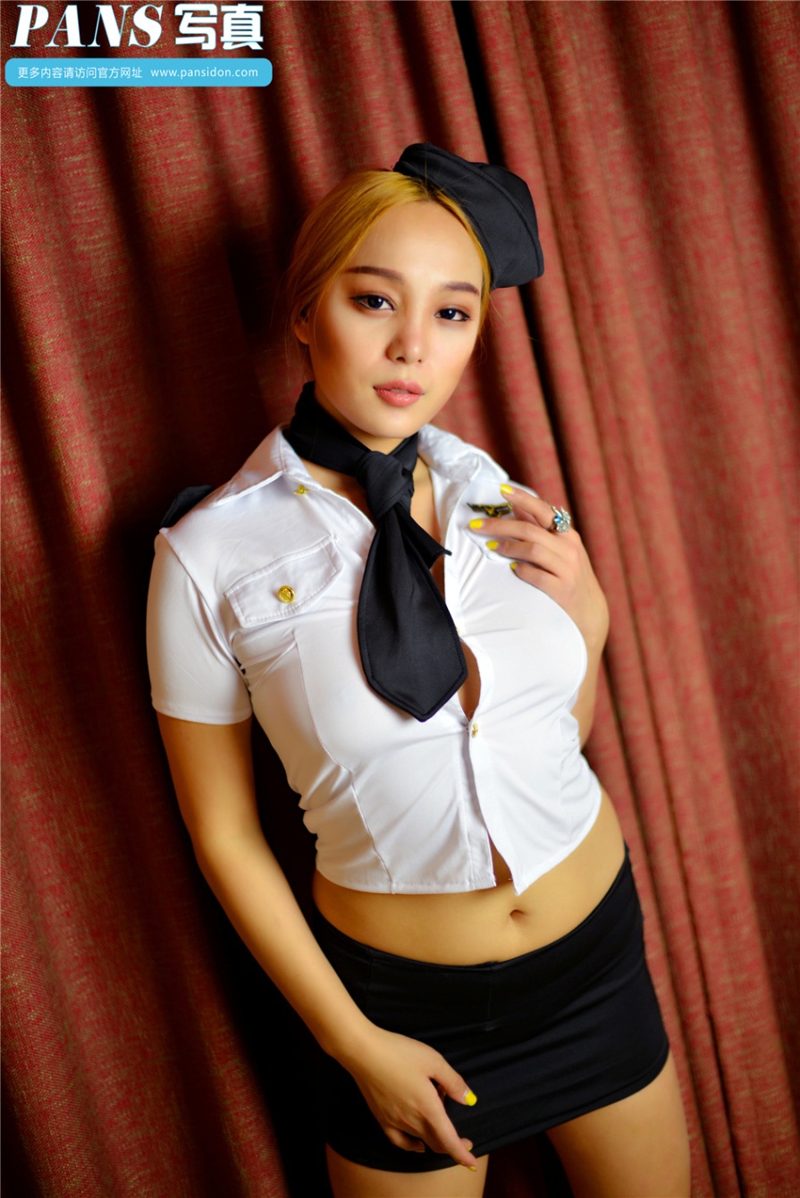 80后金发女郎妮妮性感空姐制服诱惑图片(第29页)