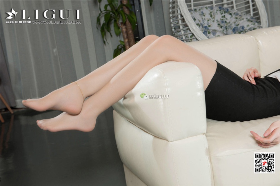 气质美女心怡沙发上OL制服肉丝玉足诱惑写真图片(第40页)