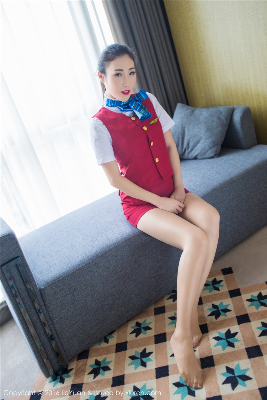 韩国美女Wendy智秀空姐制服丝袜诱惑写真图片(第4页)