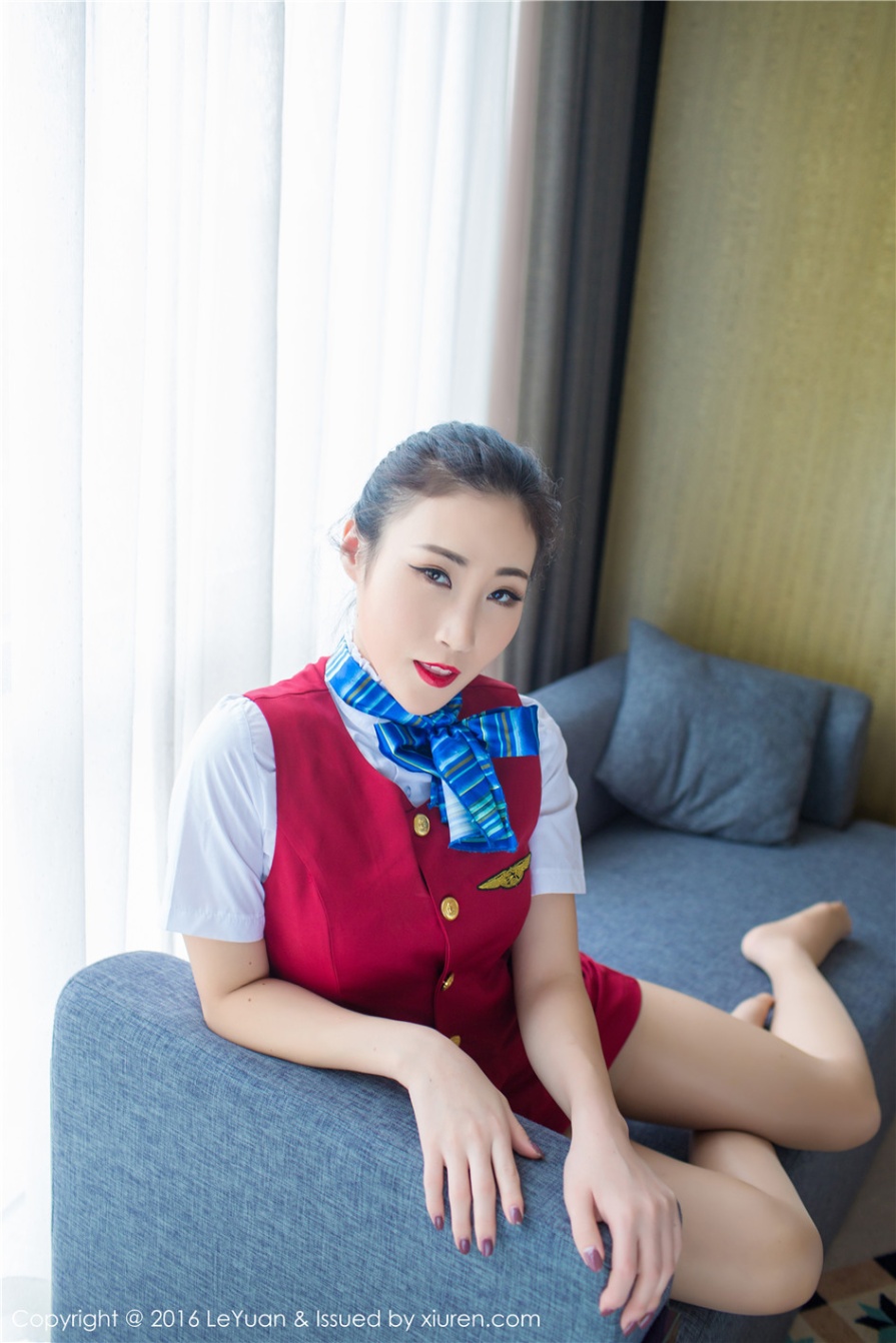 韩国美女Wendy智秀空姐制服丝袜诱惑写真图片(第10页)