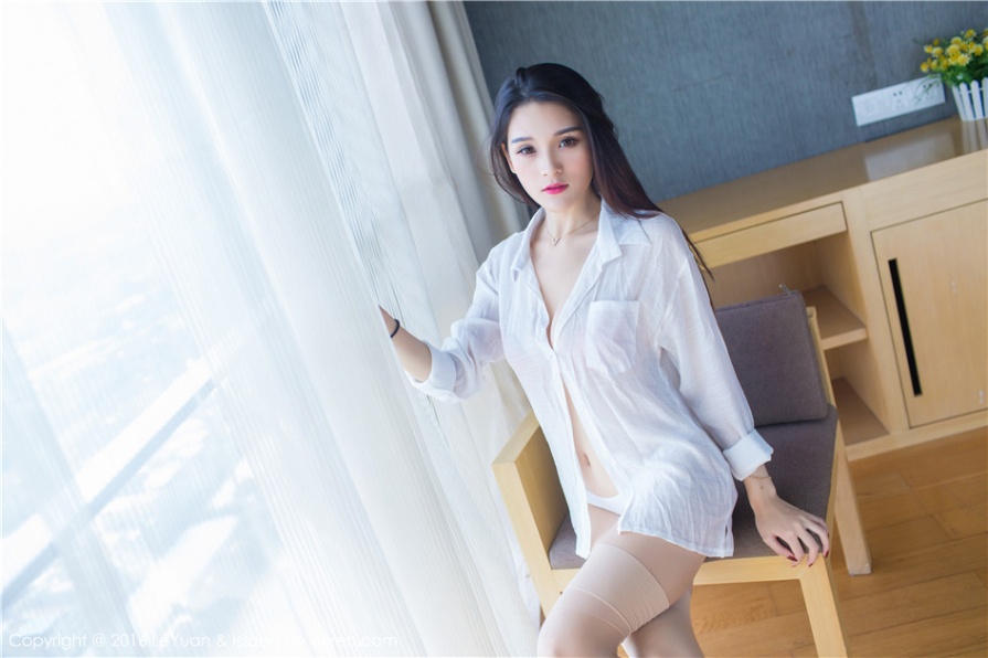 极品美腿嫩模吕诗茗空姐制服装丝袜诱惑写真图片(第6页)