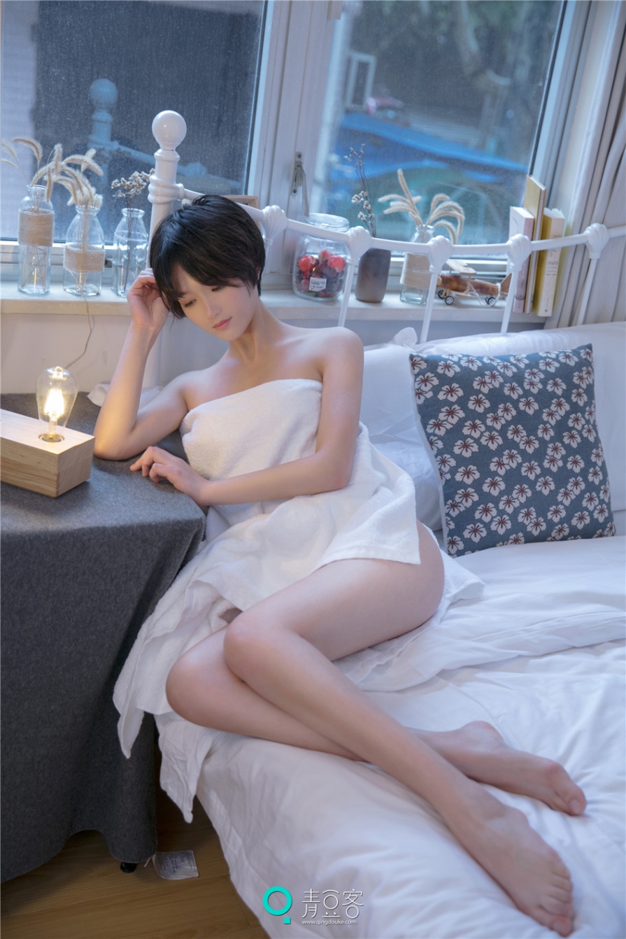短发美女嫩模悦爷短发萝莉肥臀诱惑写真图片(第38页)