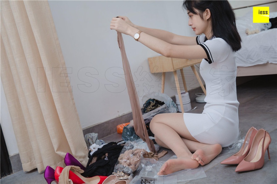 气质美女姗姗室内丝袜玉足诱惑写真图片(第37页)