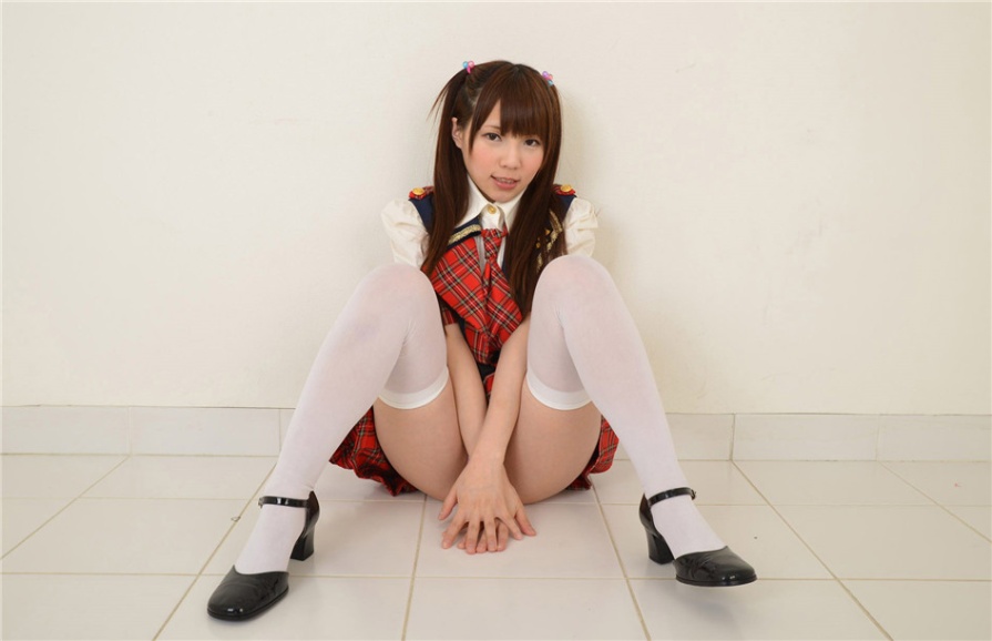  日本萝莉浦野しおり校服装萝莉坐可爱迷人写真(第7页)