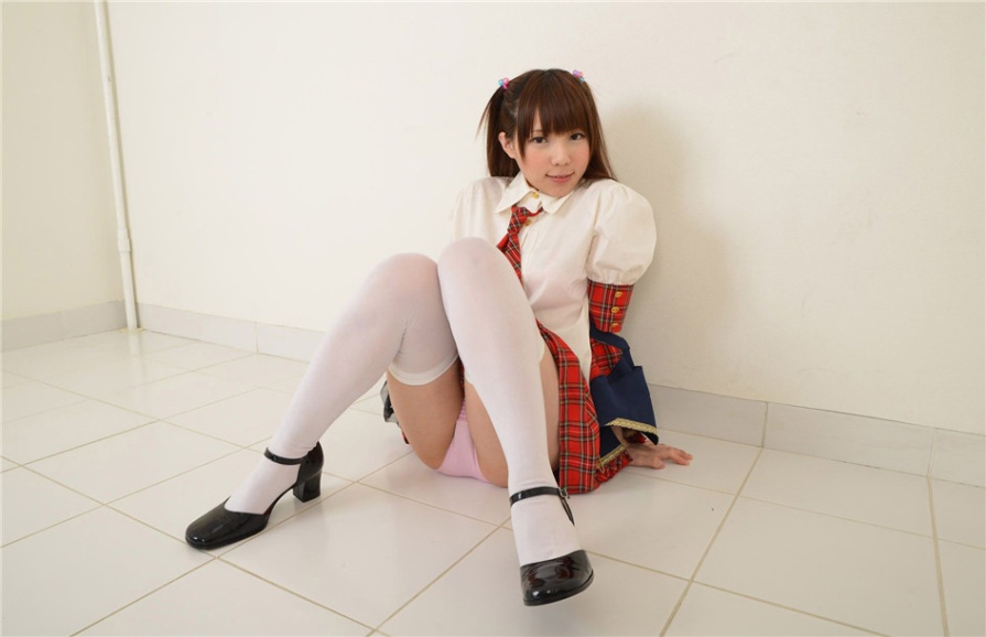  日本萝莉浦野しおり校服装萝莉坐可爱迷人写真(第30页)