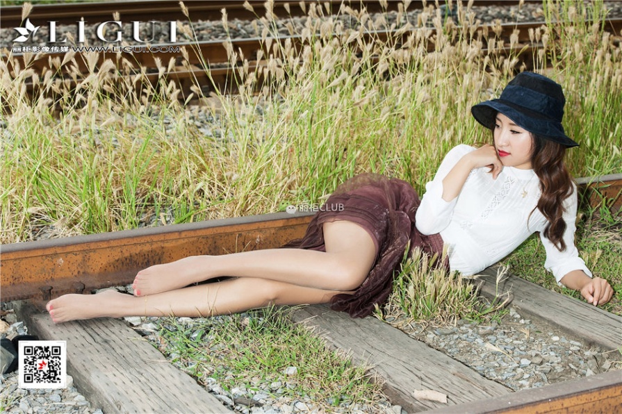[丽柜] 小清新美女思彤户外清纯玉足写真照片(第41页)