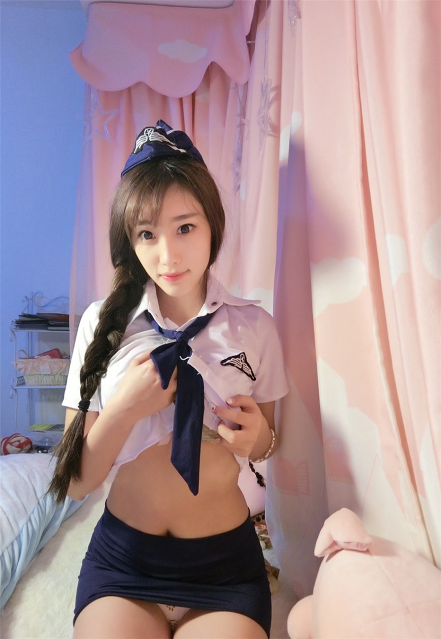 粉嫩美女杨晨晨制服娇乳诱惑(第8页)