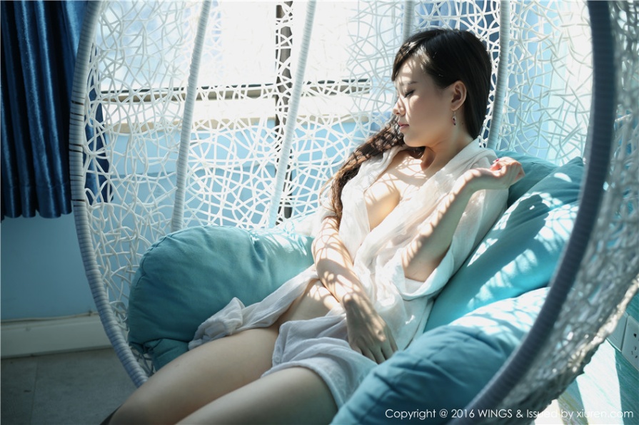 90后美女喵喵cyann撩人酥胸诱惑写真图片(第15页)