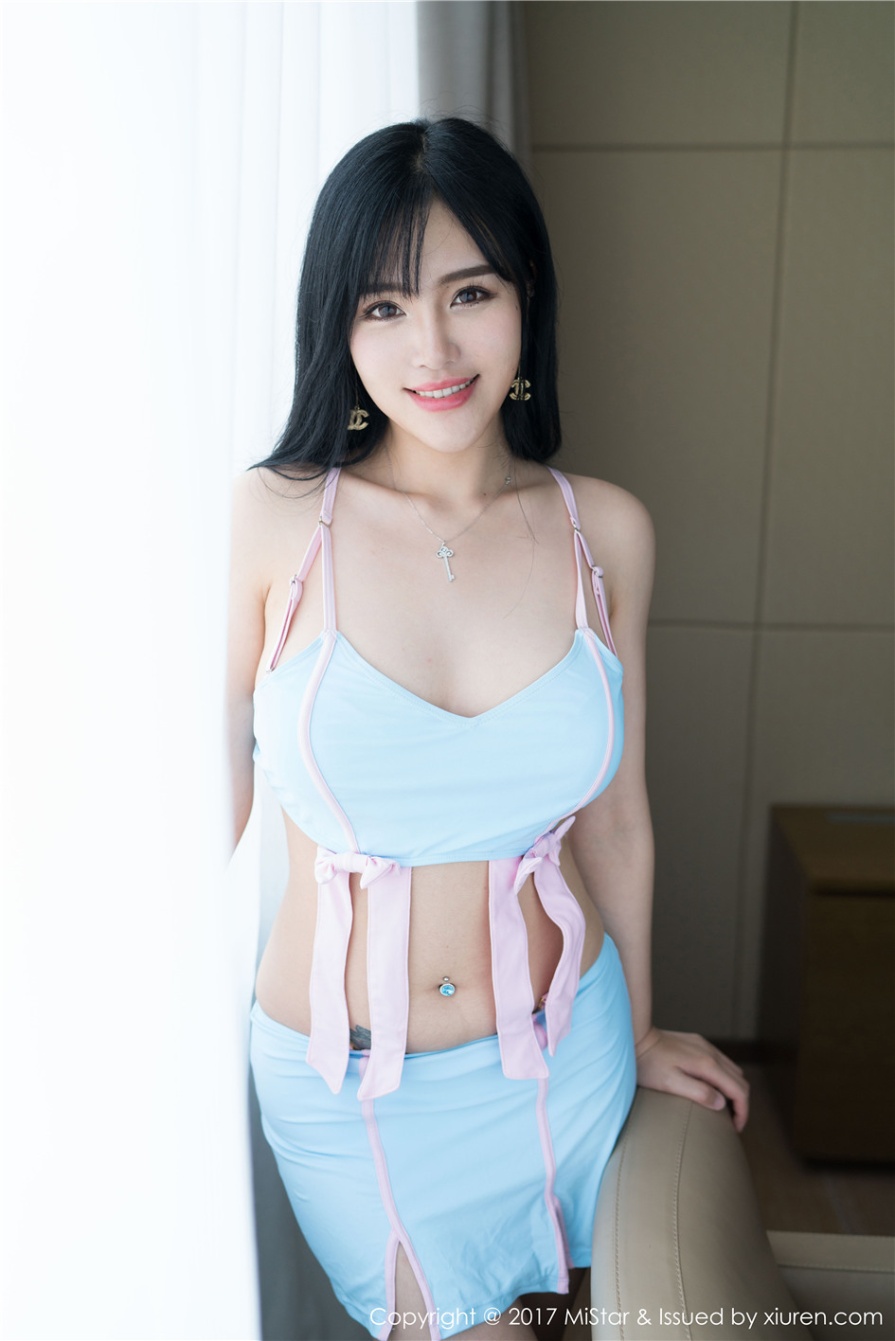 巨乳美女秘书刘钰儿OL制服甜美写真图片(第14页)