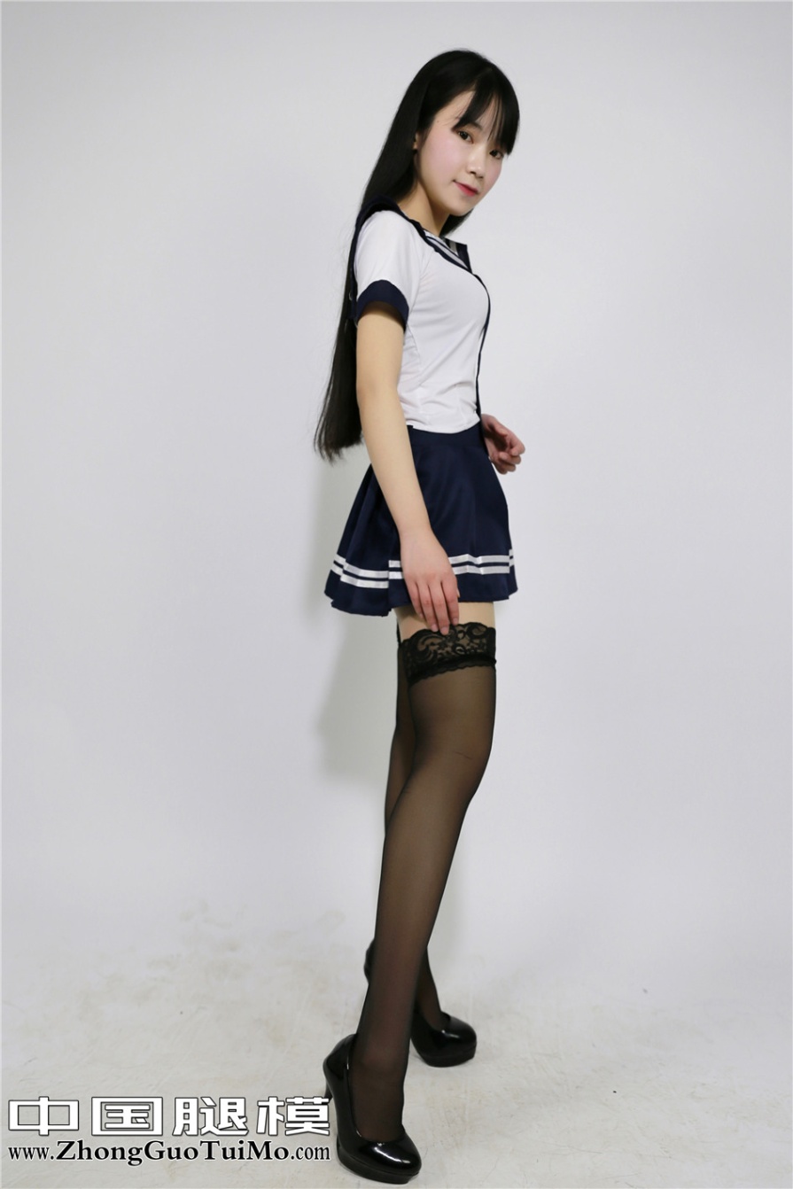 学生妹鹿小鹿长筒黑丝袜美腿写真(第20页)
