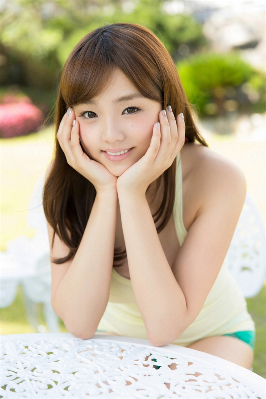 日本甜美嫩模篠崎愛比基尼巨乳诱惑写真图片(第4页)