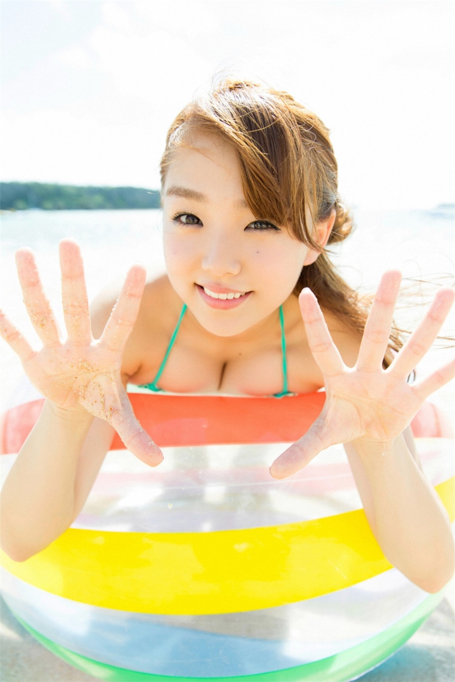 日本甜美嫩模篠崎愛比基尼巨乳诱惑写真图片(第7页)