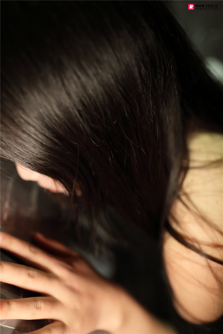 风骚美女厕所大尺度私拍美臀无内诱惑(第24页)