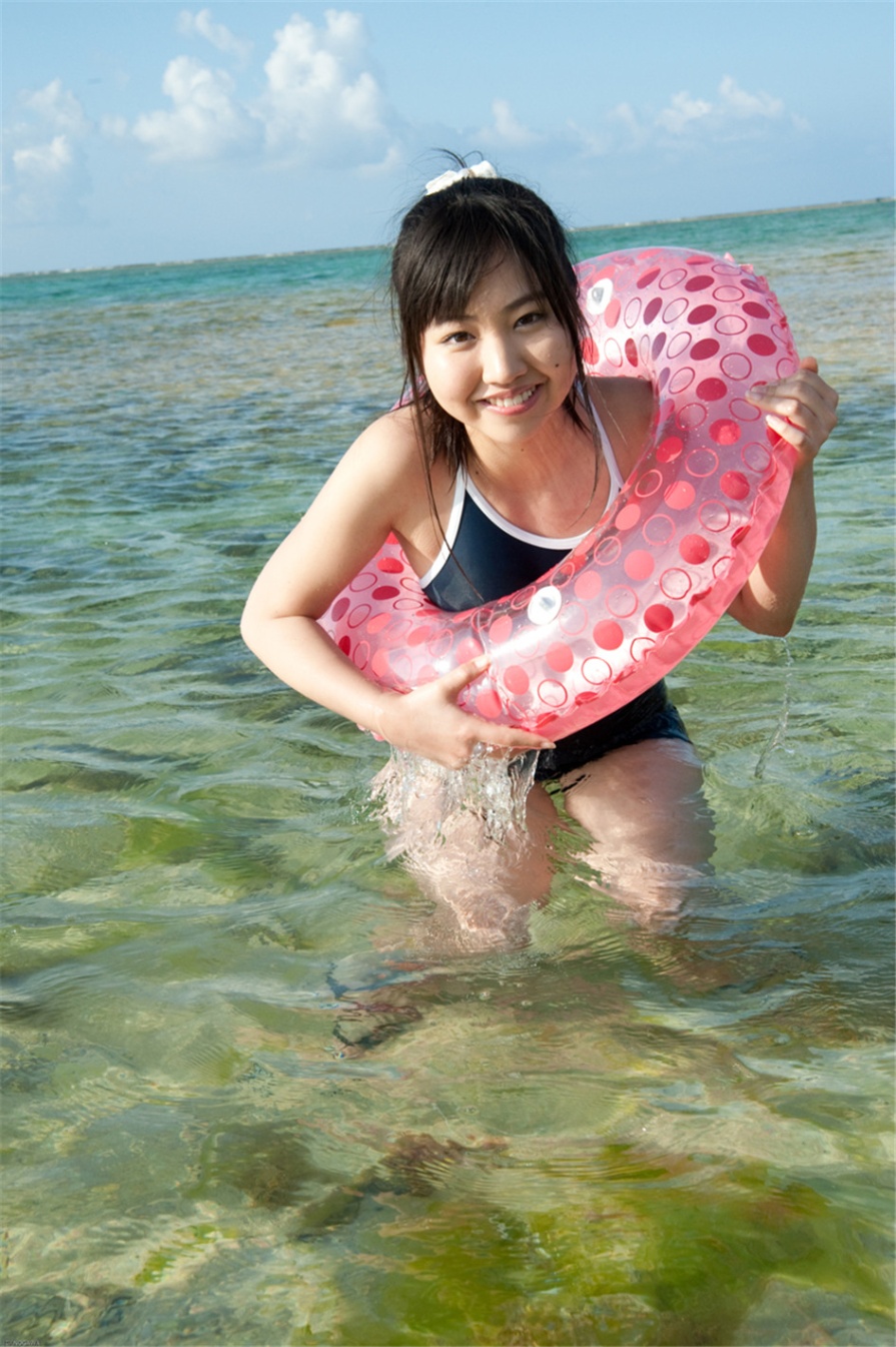 日本美女高岡未来海边死库水泳衣湿身写真(第3页)