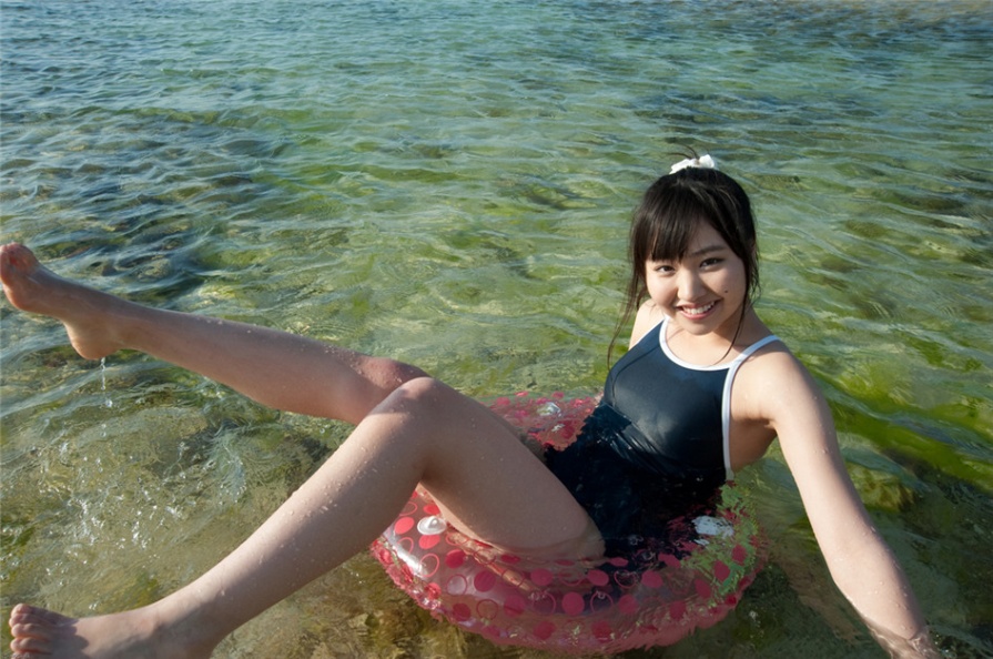 日本美女高岡未来海边死库水泳衣湿身写真(第5页)
